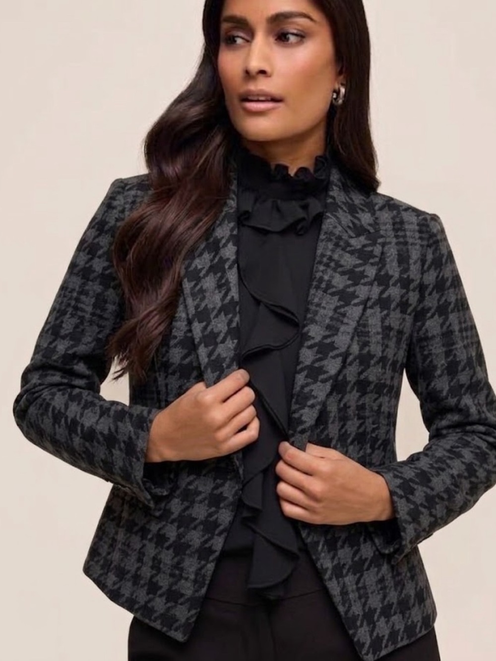 Le Chateau Women’s Black Houndstooth Open Blazer